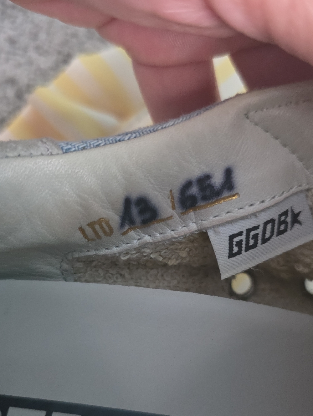 β€οΈSALE β€οΈ Golden Goose Sneakers - Picture 4 of 9